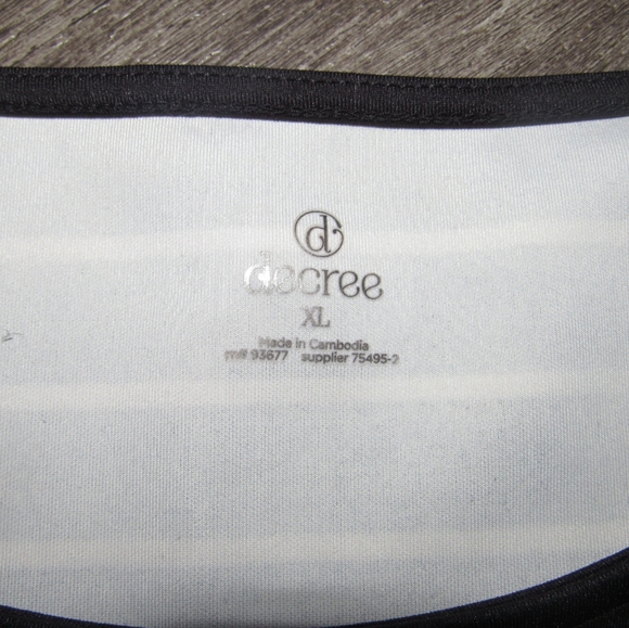 Decree womens sleeveless striped crop top with slit opening at chest size XL - Picture 3 of 5